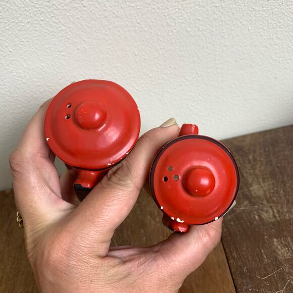 Vintage MCM Retro Red Balck coffee pot salt and pepper shakers - Picture 5 of 7